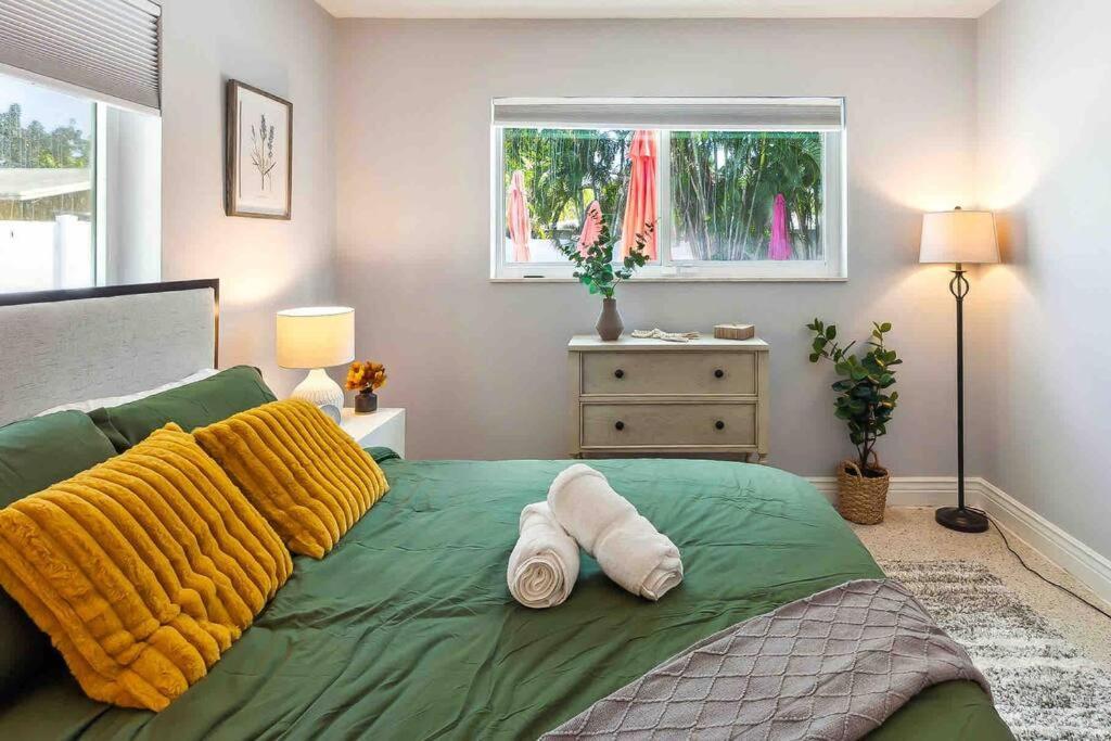 Private Oasis With Pool Near Beaches, Dining & Las Olas 劳德代尔堡 外观 照片
