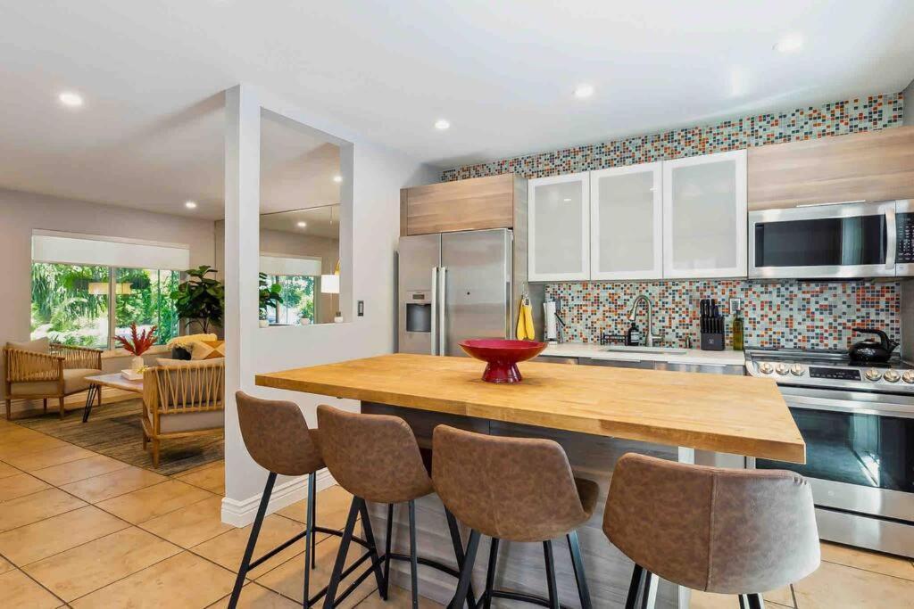 Private Oasis With Pool Near Beaches, Dining & Las Olas 劳德代尔堡 外观 照片