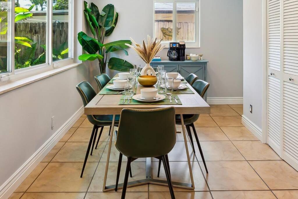 Private Oasis With Pool Near Beaches, Dining & Las Olas 劳德代尔堡 外观 照片